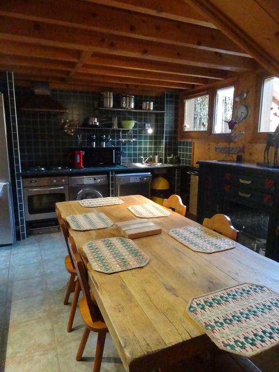Les Nereides Studios Et Appartements Brides Les Bains מראה חיצוני תמונה